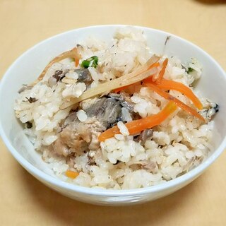 ヘルシーで旨し☆サバ缶炊き込みご飯